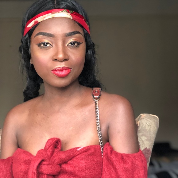 Meet your Posher, Faith - Picture 2 of 4